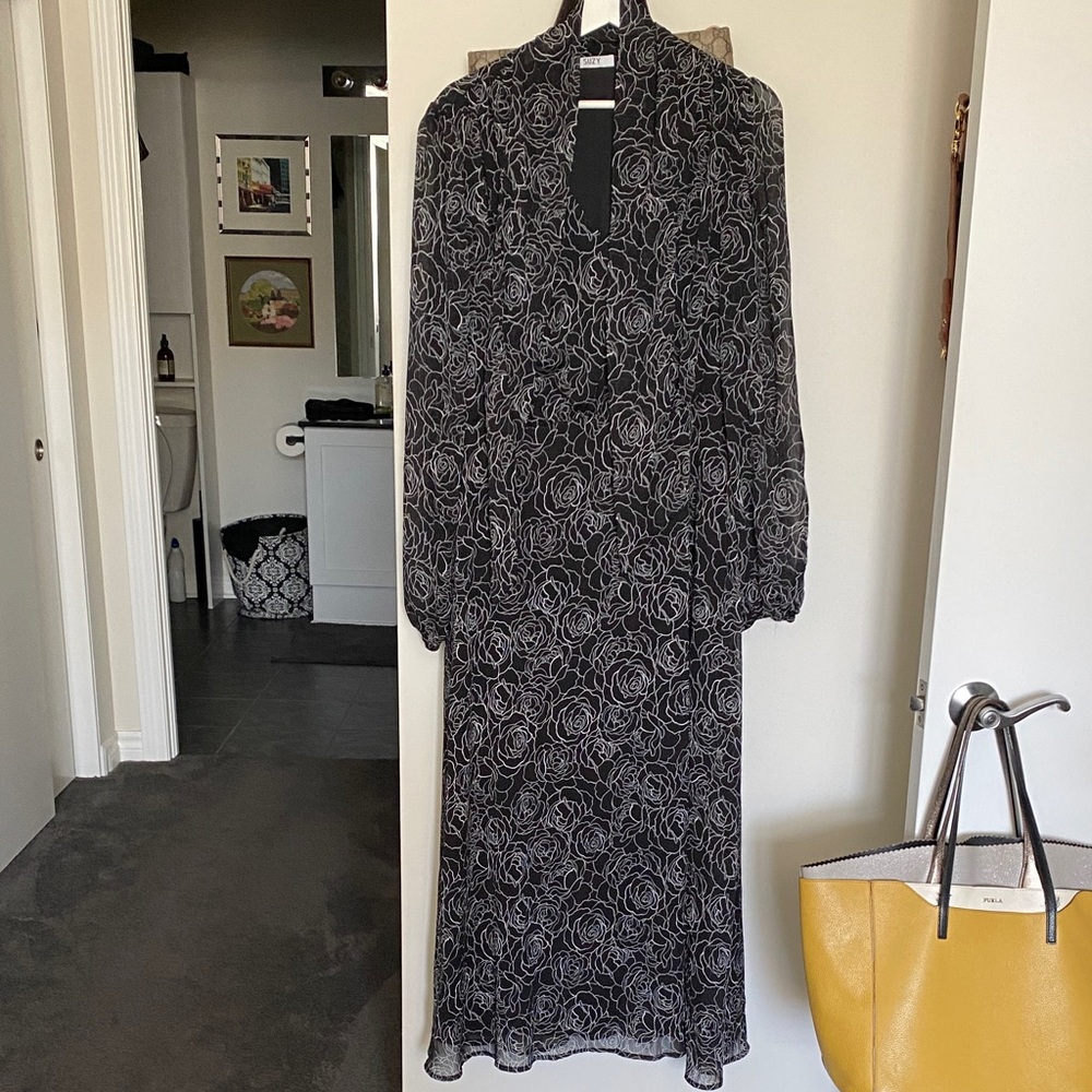 Suzy Shier Black and White Long Sleeve Dress